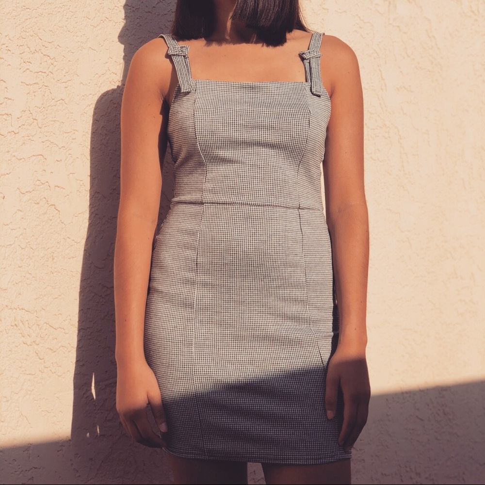 Fitted Dress Houndstooth 90’s Buckle Strap Dress